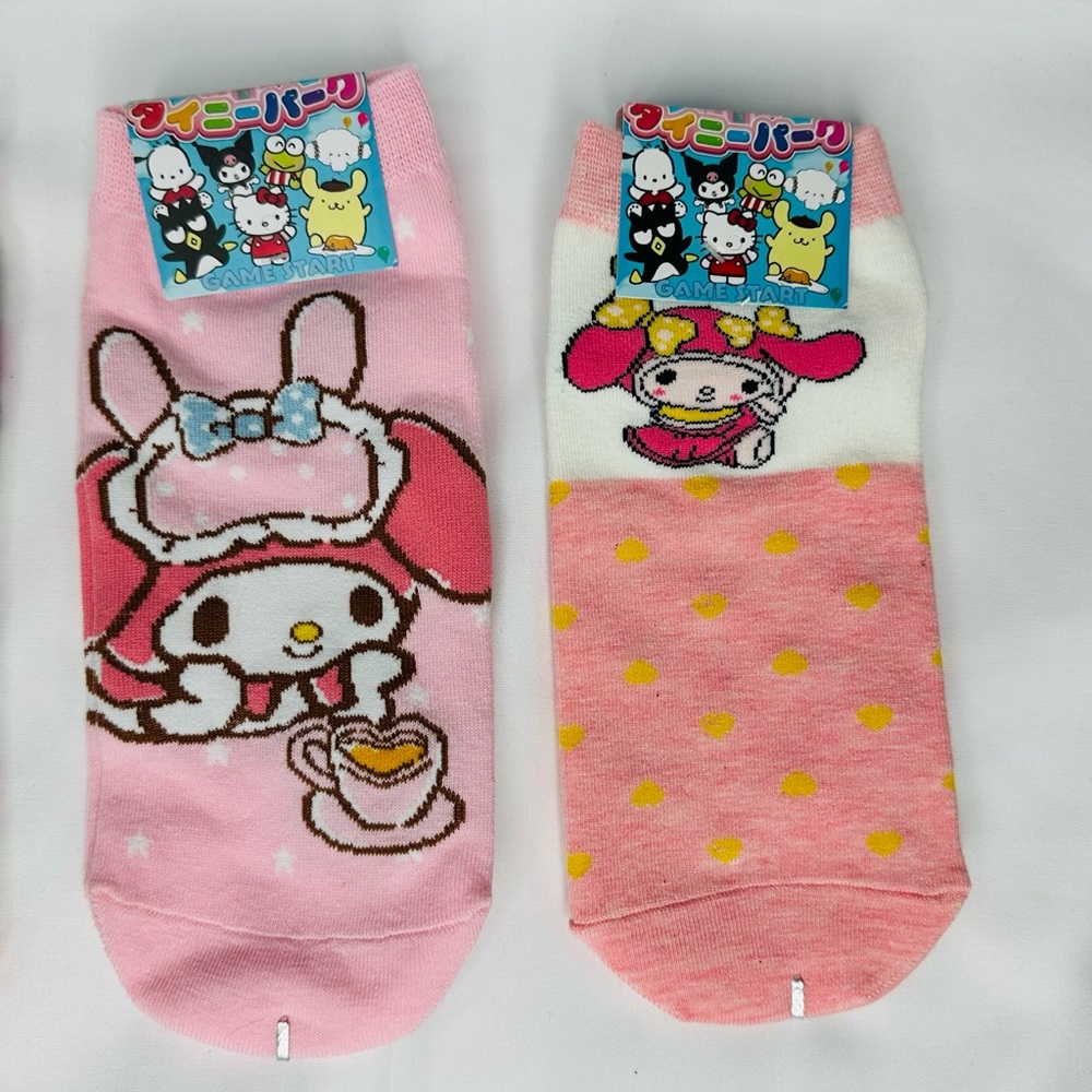 Sanrio My Melody Comfortable And Versatile Women's Short 4 Socks Bundle - Picture 3 of 8